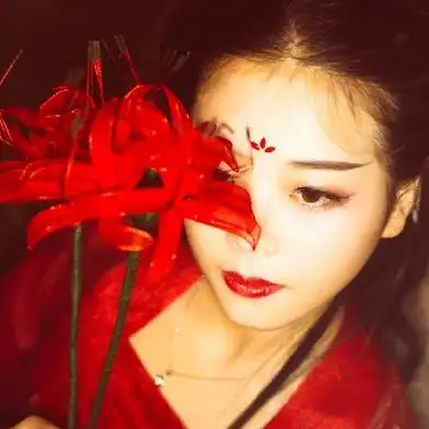 夜晚彼岸花红衣女生头像唯美古风真人头像