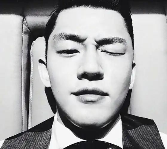 全网唯一(?)刘亚仁头像合集