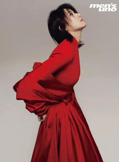 风度明星#二十出头的@李兰迪有着一种不符合年纪的沉稳,她喜欢观察