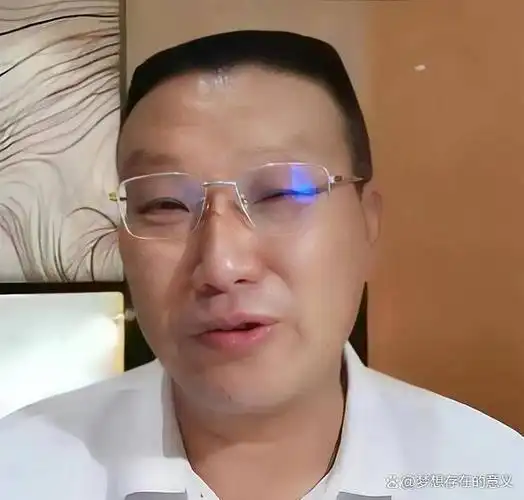 潘克律师直言执业证件被伦巴给吊销了,伦巴澄清几个传闻