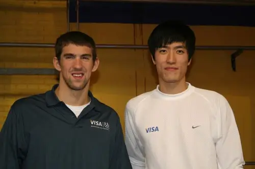 图文-刘翔菲尔普斯出席商业活动 两位顶梁柱的合影