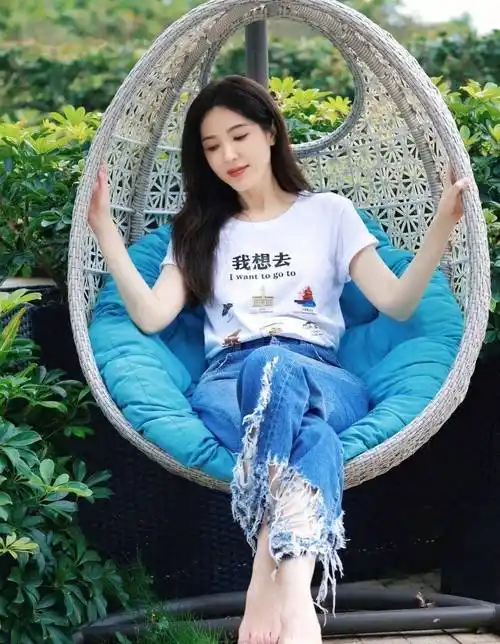 曾黎裸足,充满了成时尚女人的气质~_魅力_人们_生活