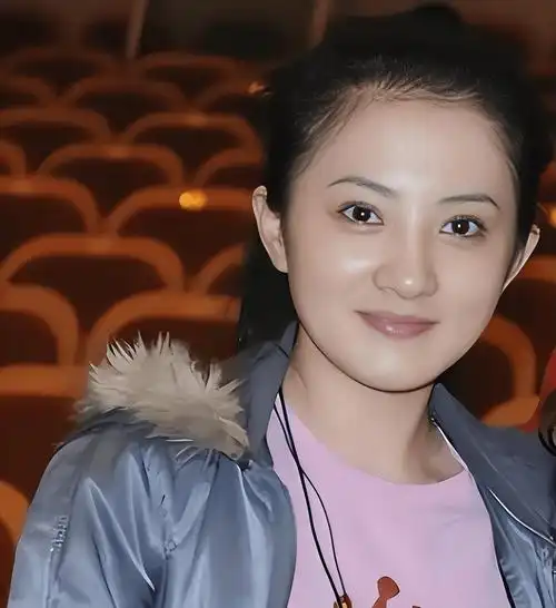 演员金铭:我43岁虽没结婚,但不代表没伴侣,人过得快活潇洒最重要!