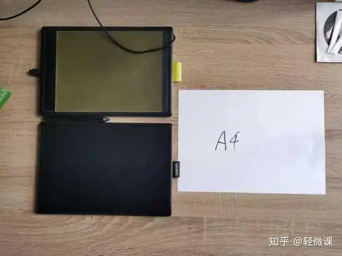 671 672和a4纸尺寸对比