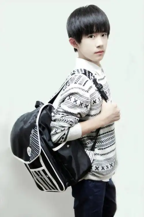 易烊千玺# 学长!你真的好好看!放学可以和你一起回家吗!