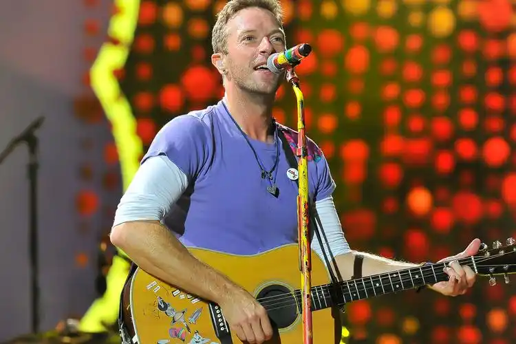 主唱 chris martin 宣布 coldplay 将于 2025 年发布最后一张专辑