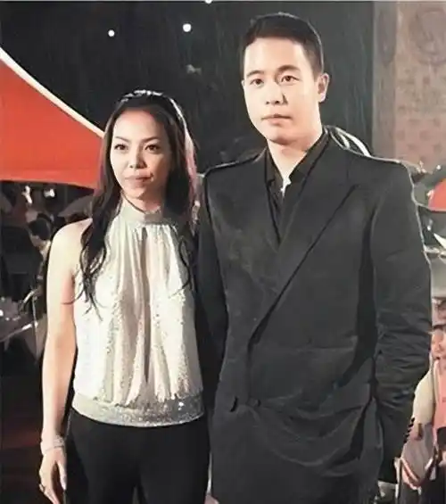 原创至今未婚的8位大龄女歌手各自定义不同的人生最大56岁最小37岁