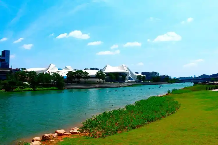 湖南长沙梅溪湖与烈士公园风光