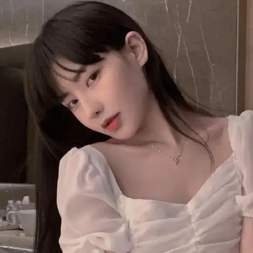 娇小可人的美女头像