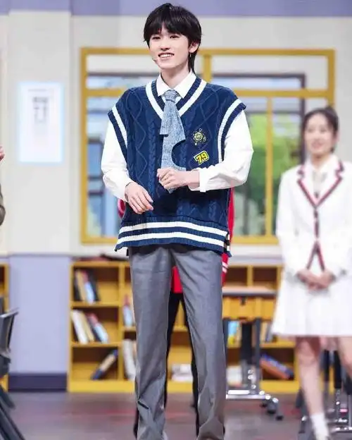 宋亚轩王牌对王牌校服造型##宋亚轩校服造型合集