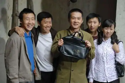 历经两年精心打造的33集大型怀旧情感电视剧《我们的八十年代》,继