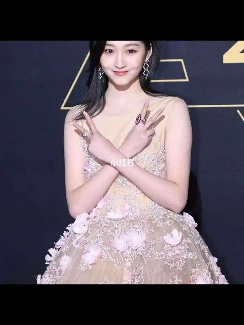 关晓彤,赵丽颖,迪丽热巴 pk93_赵丽颖_影视_电视(图文)