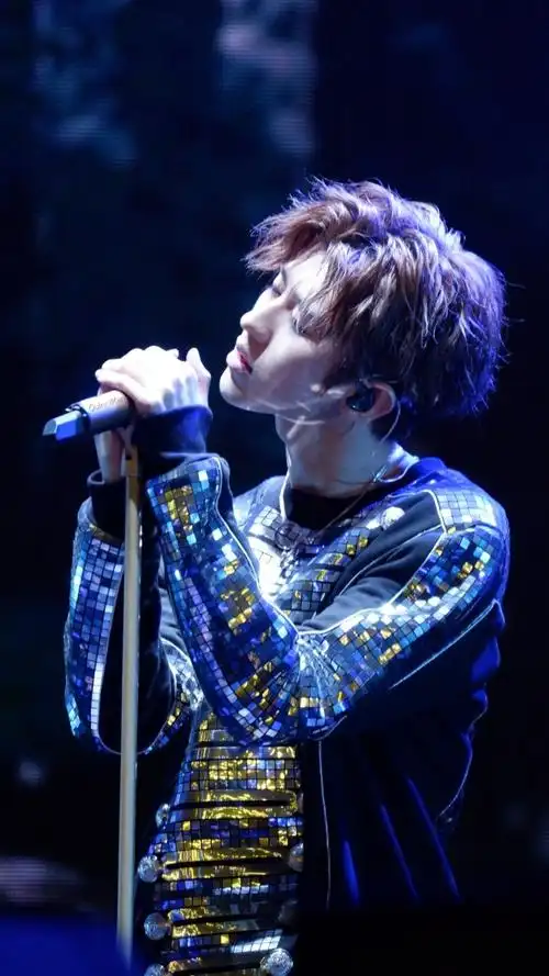 cr:quinnikun 蔡徐坤20181208第十二届音乐盛典咪咕汇《wait wait