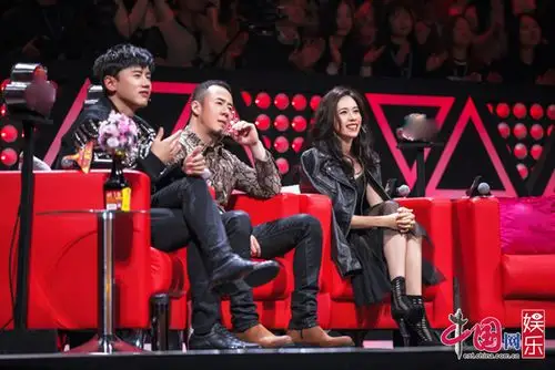 《天籁之战2》终极初赛 费玉清演绎经典获全场盛赞