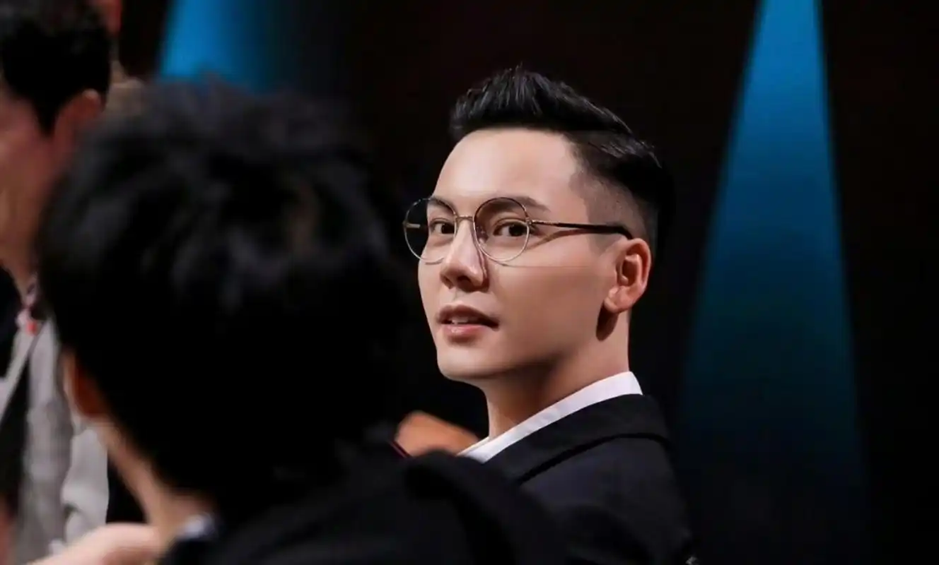 陈伟霆# 新剧饰演的沈皓明海归精英 归国霸总,感觉小说里的霸道总裁