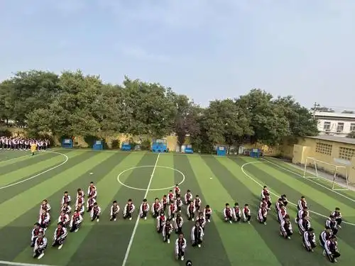 激情无限 放飞梦想——北关区兴安小学开展队列队形比赛活动