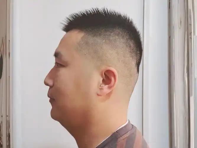 最火夏日发型推荐越来越多男士选择周边铲你剪对了吗