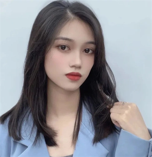 职场人气锁骨发 内扣发型超显瘦_职场发型 - 美发站