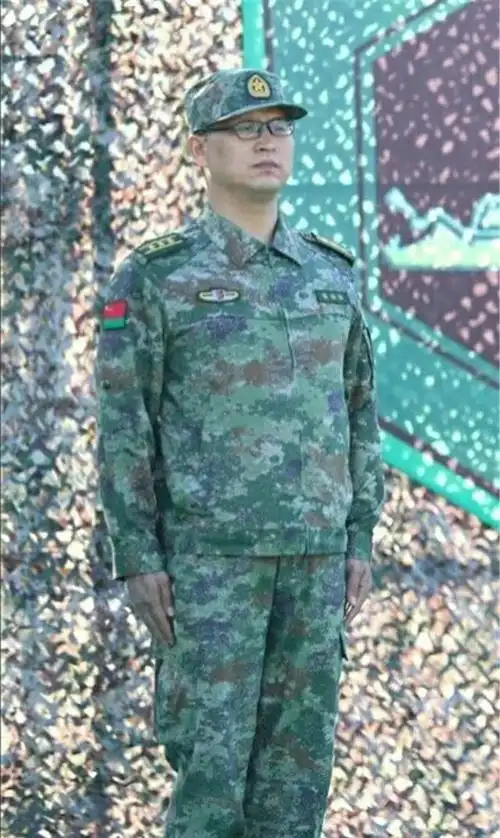 "星空"迷彩各系列版型汇总|大衣|作战服|臂章|作训服_网易订阅