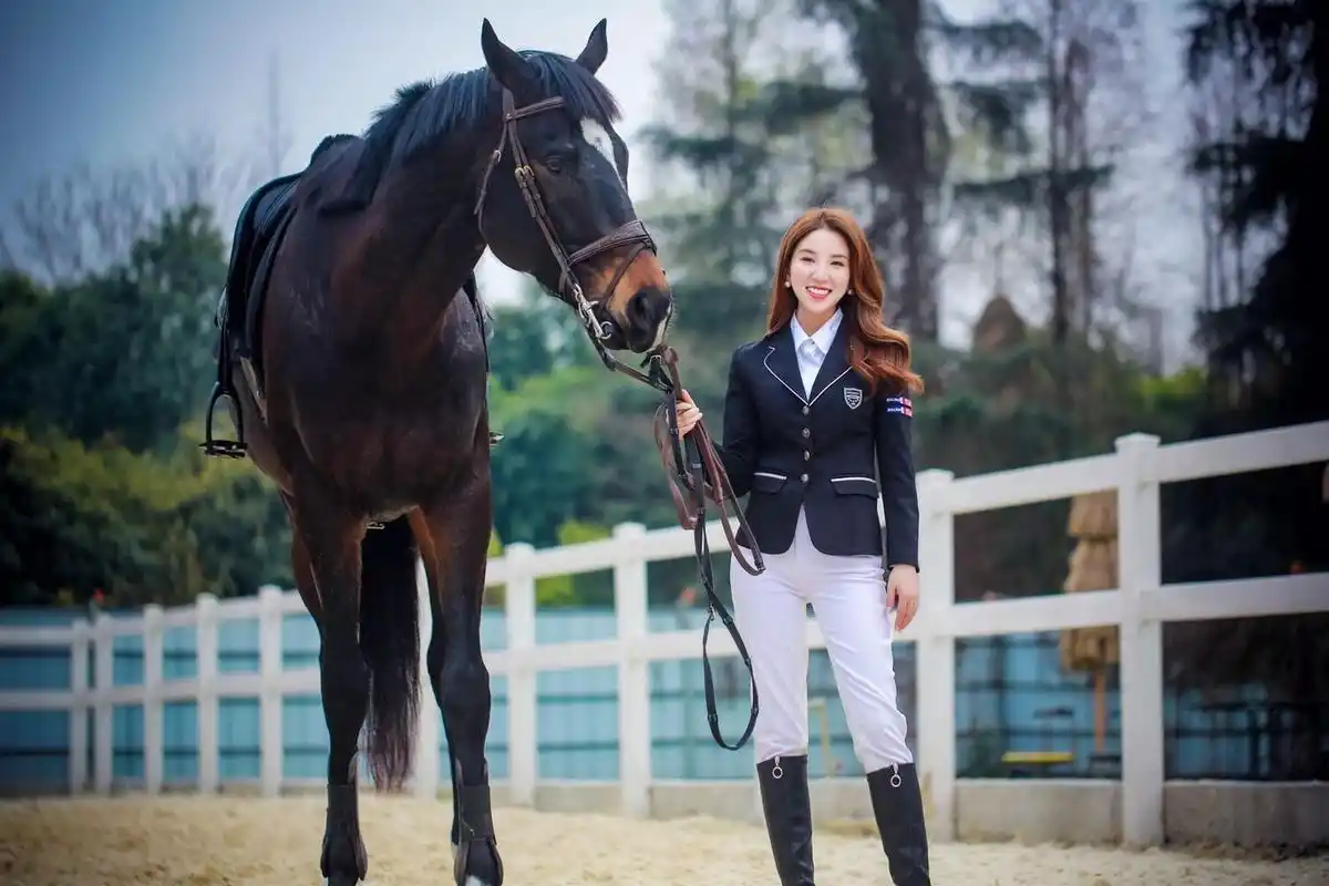 公主不穿水晶鞋,94 公主只穿马靴 #马术# #骑马马术# #爱好# #公主