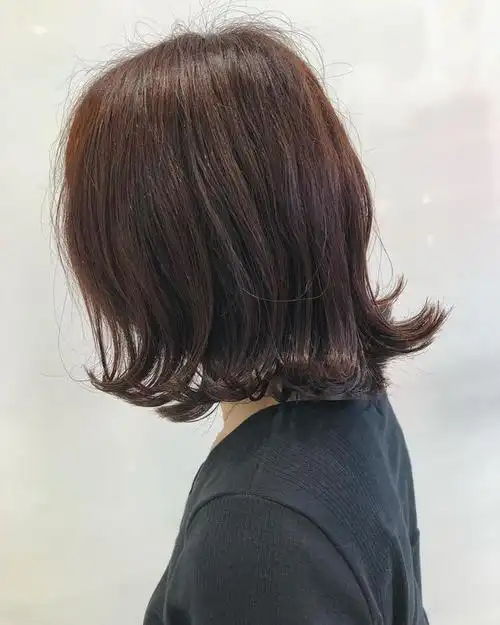 夏季短发流行烫外翻发型,让女生短发优雅有型!_网易订阅