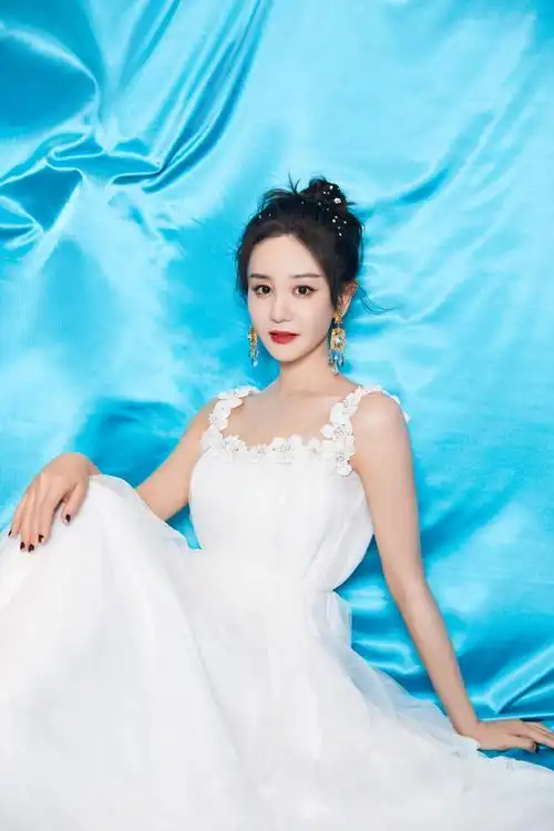 海陆白色纱裙性感写真图片