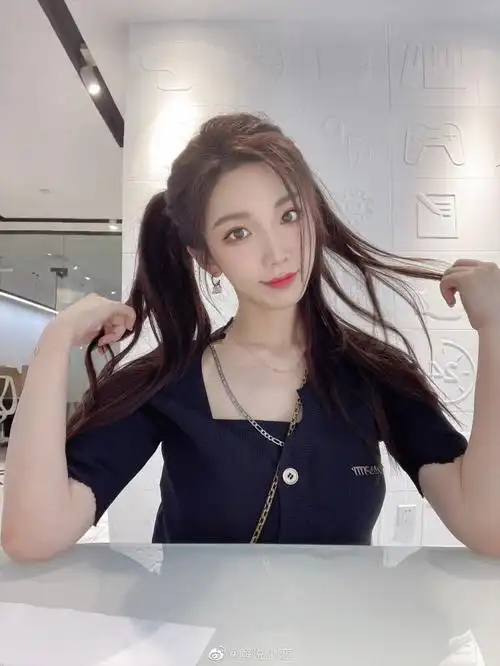 kpl解说小鹿晒照猜猜今天双马尾04是在拍什么