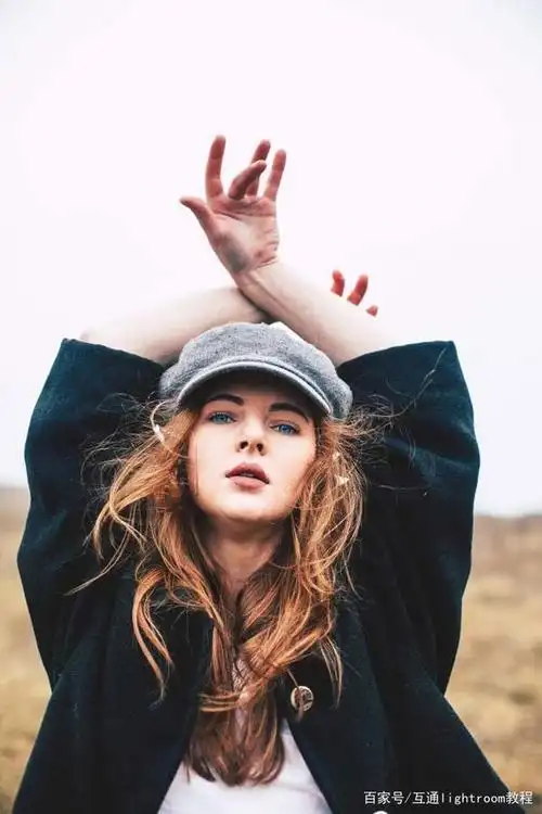 为此我们介绍了人像肖像照12个创意拍摄姿势的技巧,让你简单上手,照片