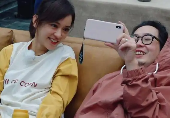 长相甜美的陈意涵,老公其貌不扬,但两个人的感情让人羡慕