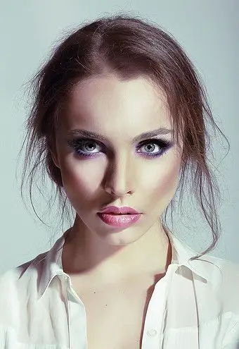 成人正脸美女摄影图图片下载