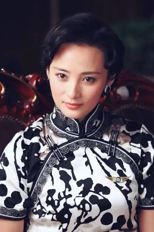 为什么结婚这么多年陈建斌还这么宠她?蒋勤勤除了颜值高情商也很高!