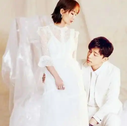 香蜜制片人回应与杨紫,邓伦合照被p掉,一句话暴露俩人关系?