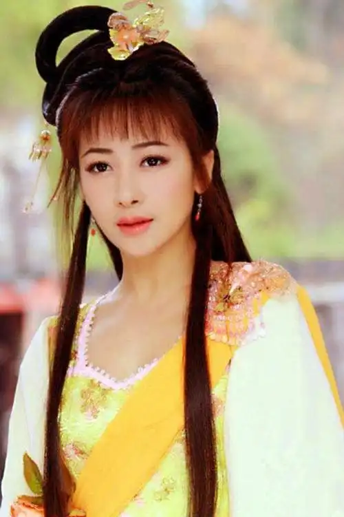 这才是"人间尤物"!北京这一夜,49岁的陈紫函白皙透亮成焦点!