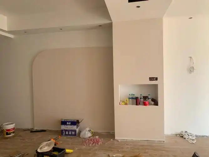 全屋只用了三种颜色,主卧,客厅壁龛,电视盒用的奶咖色,次卧和入户门