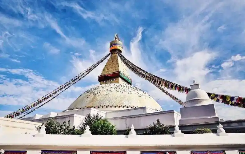 喜马拉雅雪山赏日出,体验全年仅一次的缤纷洒红节!