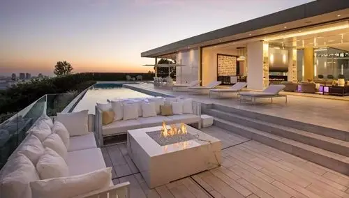 美国洛杉矶1905㎡豪宅,售价1.15亿刀,含劳斯莱斯和兰博基尼跑车