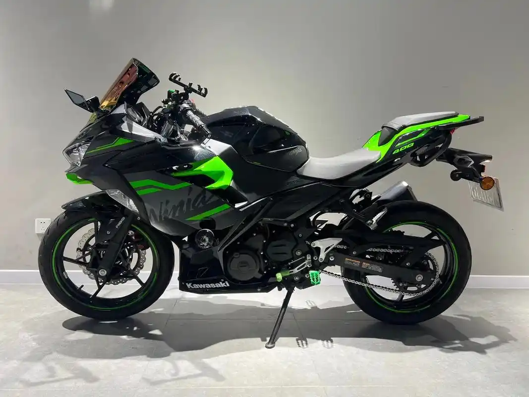 川崎忍者400.#川崎忍者400 #摩托车 #机车  【上牌 - 抖音