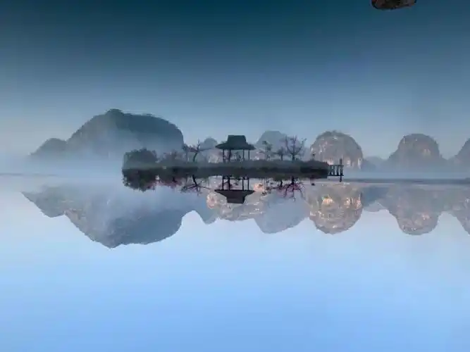 荷塘仙境普者黑,临湖观景水云间