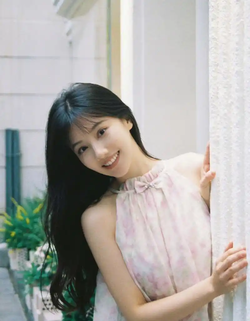 男顶流小x恋情瓜,导致易烊千玺和王鹤润登上热搜,引发热议.