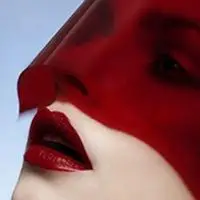 烈焰红唇半脸女生头像_微信头像图片大全