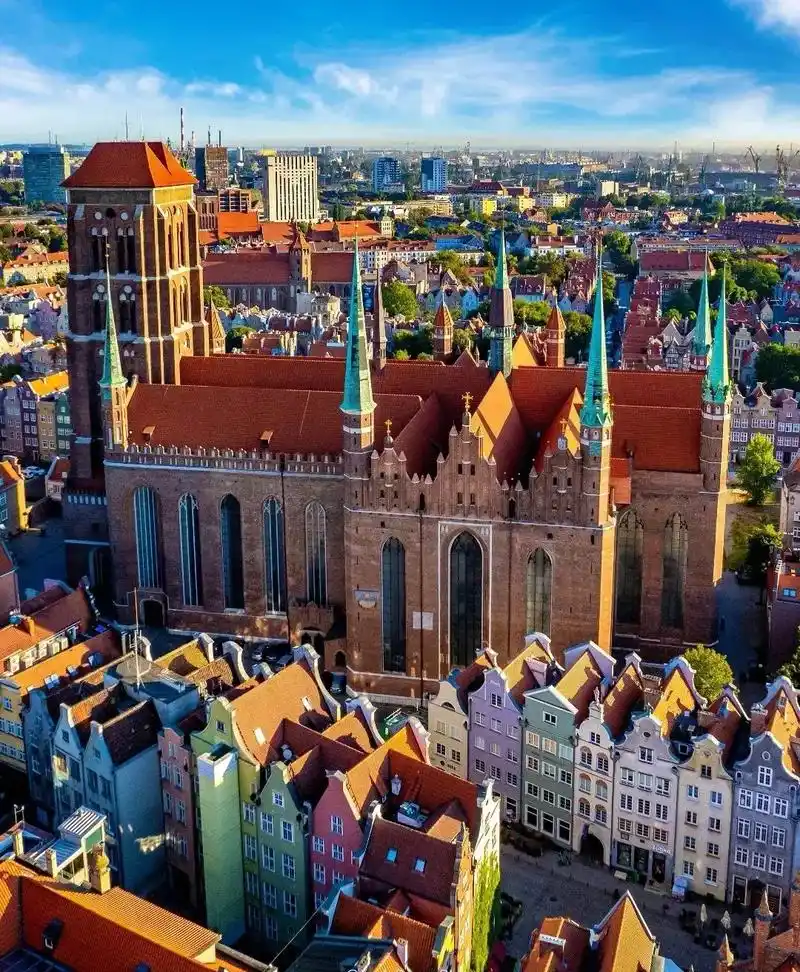 格但斯克 波兰北部最大的城市,面积262平方公里,人口48万 - 抖音