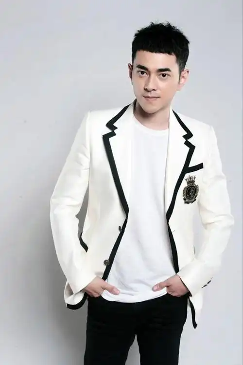 李晨nic《潮流ootd》分享开店经 幽默"吐槽"多年搭档潘玮柏