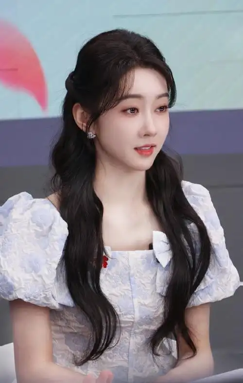 宣璐蓝色印花裙##宣璐印花裙造型##宣璐妇女节公主造型ootd