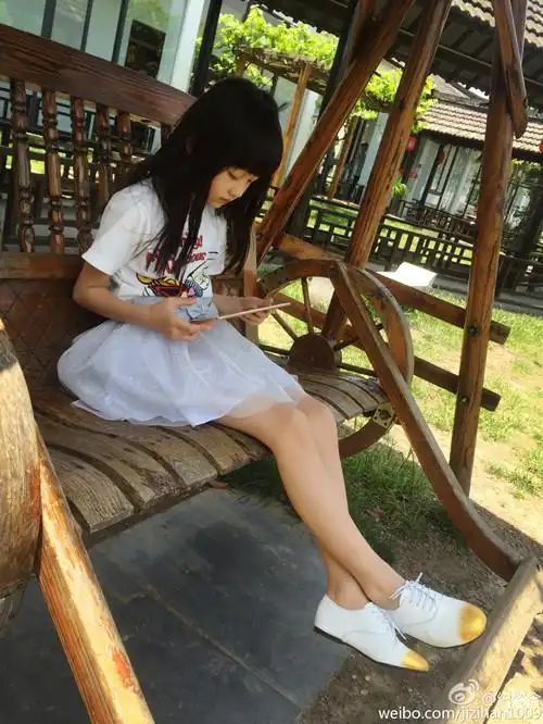 虎妈猫爸茜茜扮演者纪姿含图片 纪姿含可爱私房照 纪姿含生活照