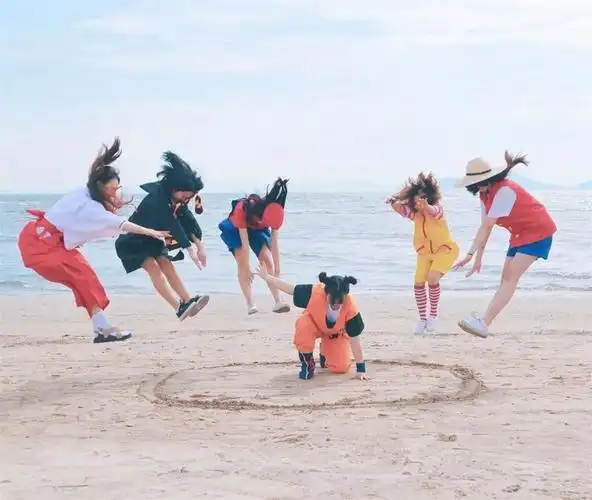 团建合照超有创意的五大合照造型姿势get新技能分享收藏