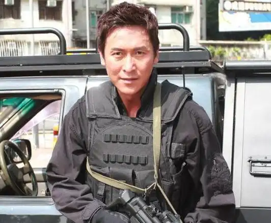 马德钟,喜欢经典港剧《飞虎》的人对他不会陌生.