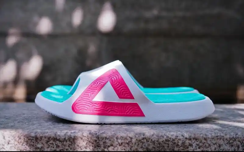 kvsn.unbox // 清新夏日的匹克态极拖鞋,又帅又能打