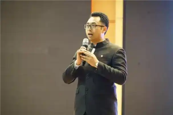 高考励志专家,海峡两岸文化交流协会国学讲师团副团长余云老师