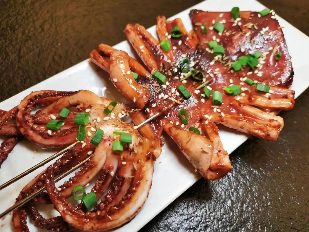 这次从应征料理名中制作了铁板鱿鱼1725作品