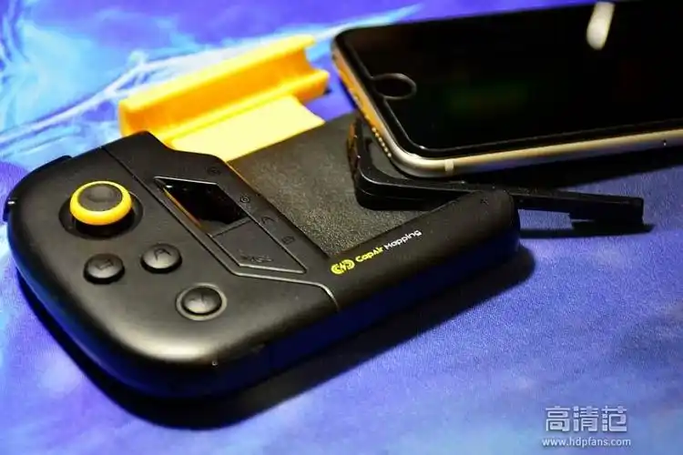 王者一秒换装吃鸡物理外挂飞智黄蜂手柄n版上手